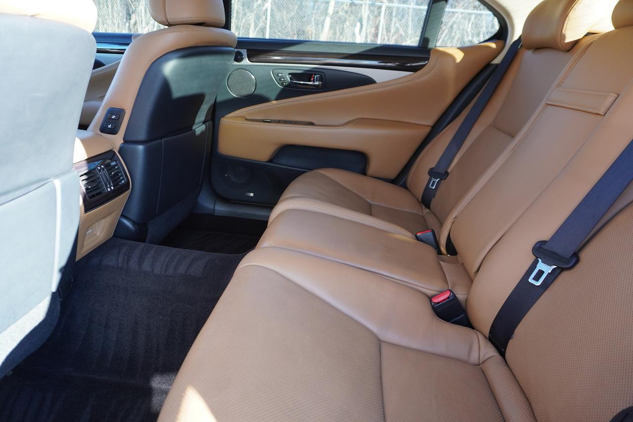 2016 Lexus LS 600H FRESH TRADE/ NO ACCIDENTS/ LWB/ HYBRID/ EXECUTIVE Photo