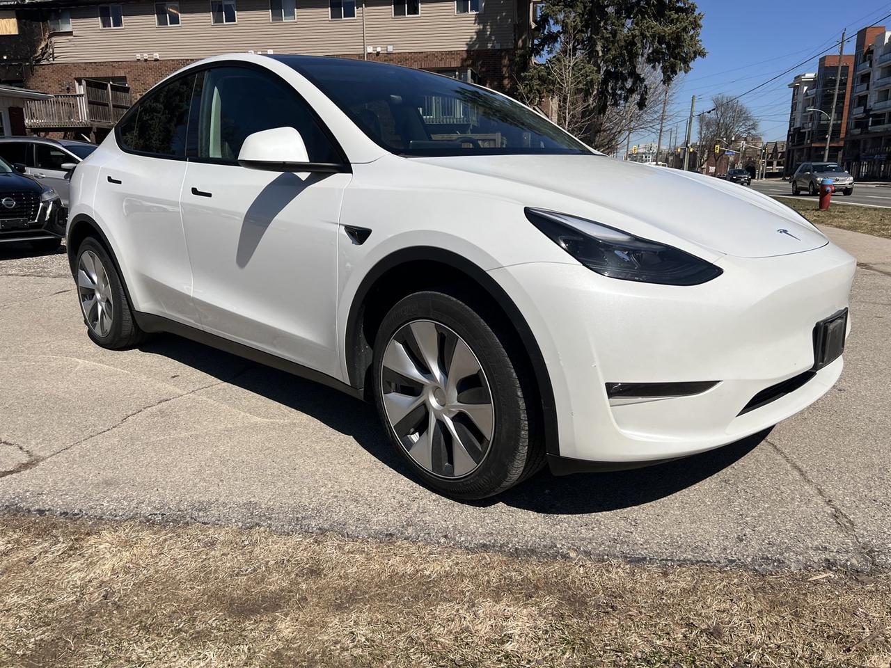 2023 Tesla Model Y LONG RANGE Photo