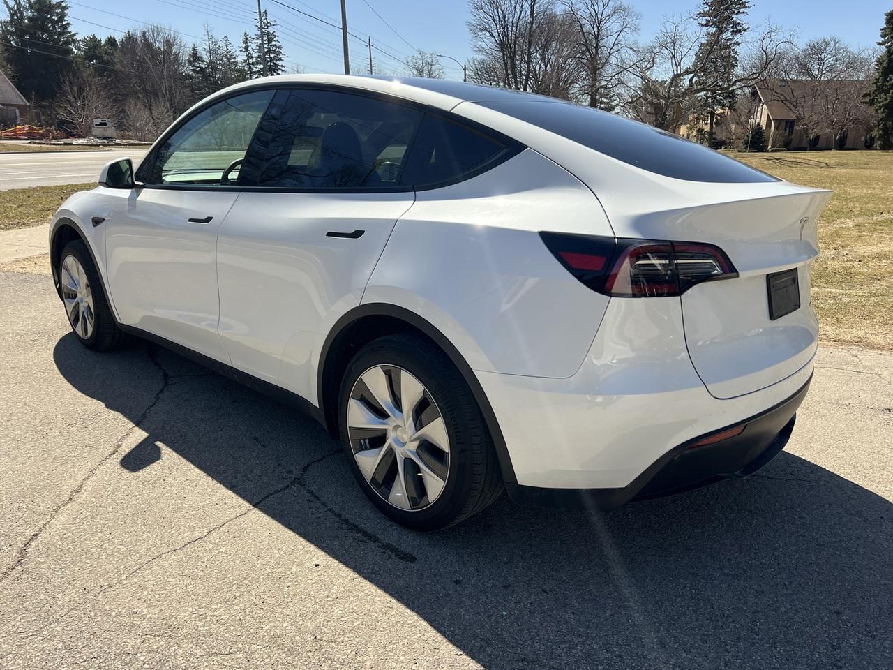 2023 Tesla Model Y LONG RANGE Photo