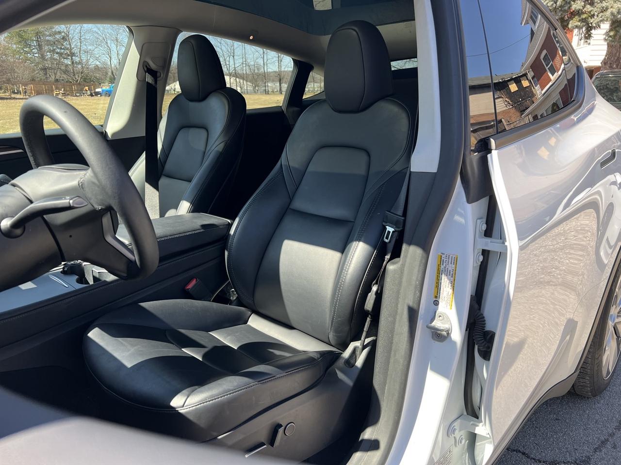 2023 Tesla Model Y LONG RANGE Photo