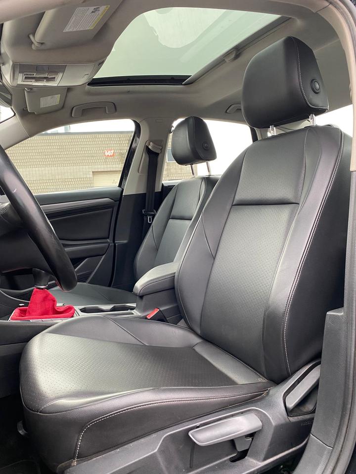 2019 Volkswagen Jetta Highline | LEATHER | SUNROOF | NO ACCIDENT | MANUA Photo