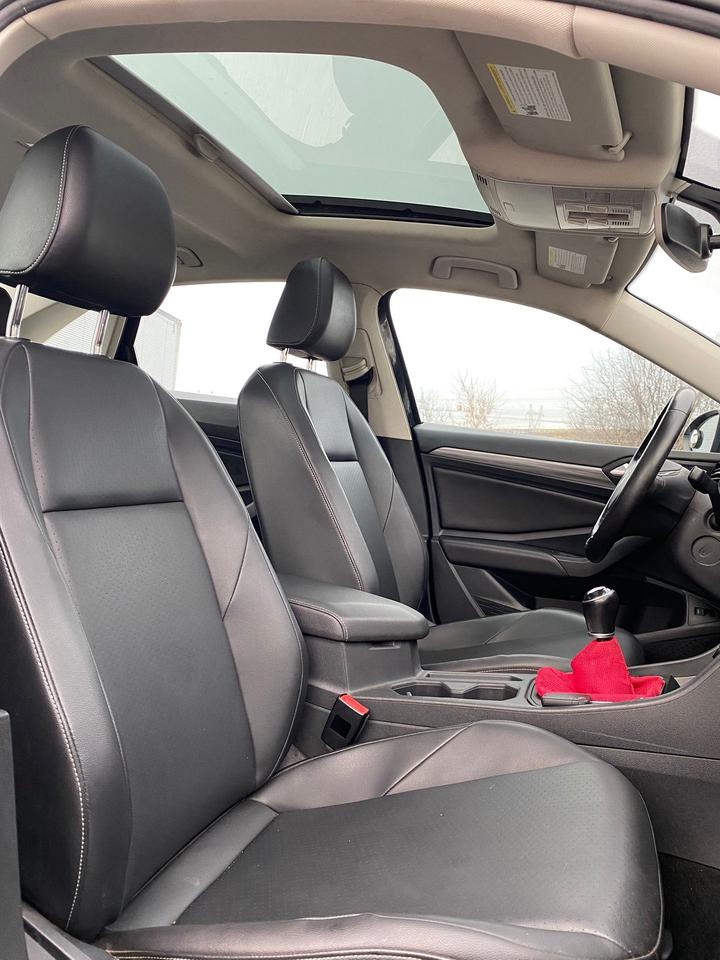 2019 Volkswagen Jetta Highline | LEATHER | SUNROOF | NO ACCIDENT | MANUA Photo