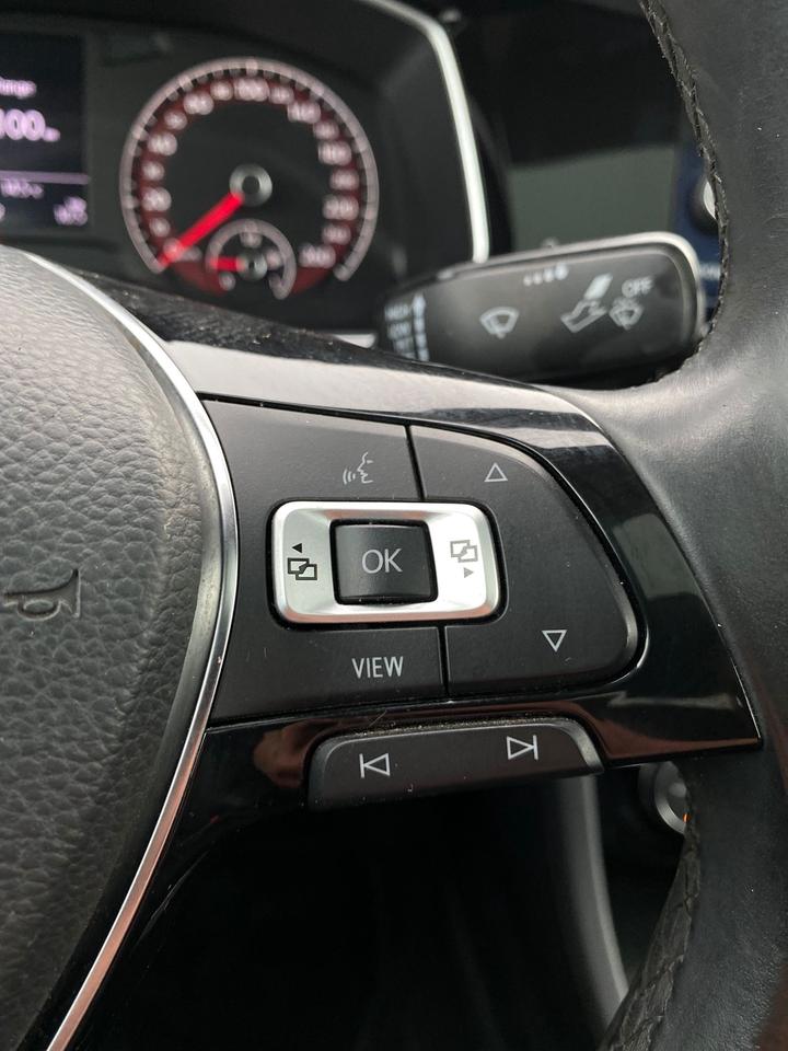 2019 Volkswagen Jetta Highline | LEATHER | SUNROOF | NO ACCIDENT | MANUA Photo