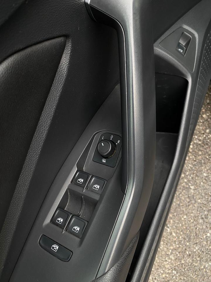 2019 Volkswagen Jetta Highline | LEATHER | SUNROOF | NO ACCIDENT | MANUA Photo