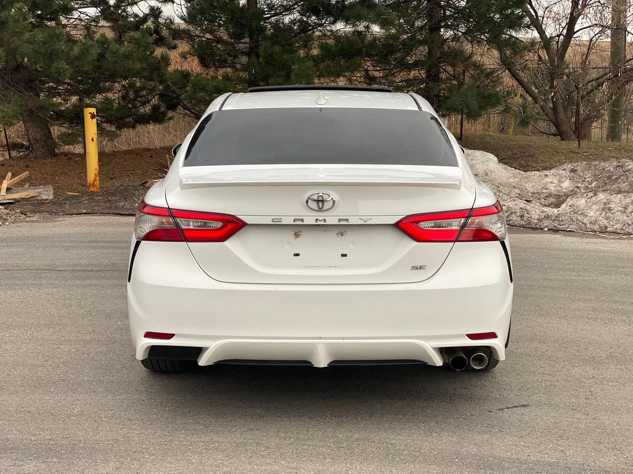 2018 Toyota Camry SE Upgrade | SUNROOF | LEATHER Photo