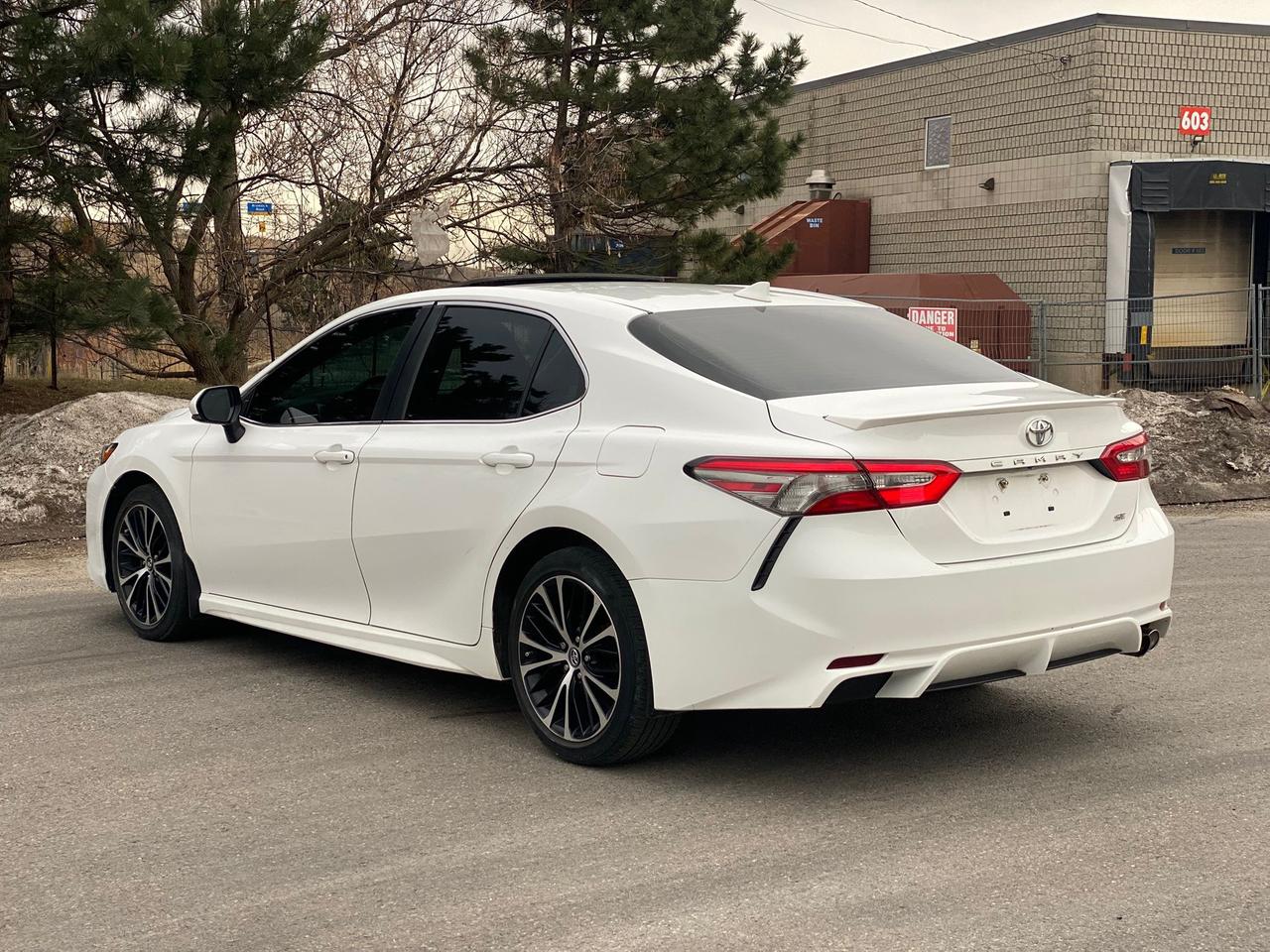 2018 Toyota Camry SE Upgrade | SUNROOF | LEATHER Photo
