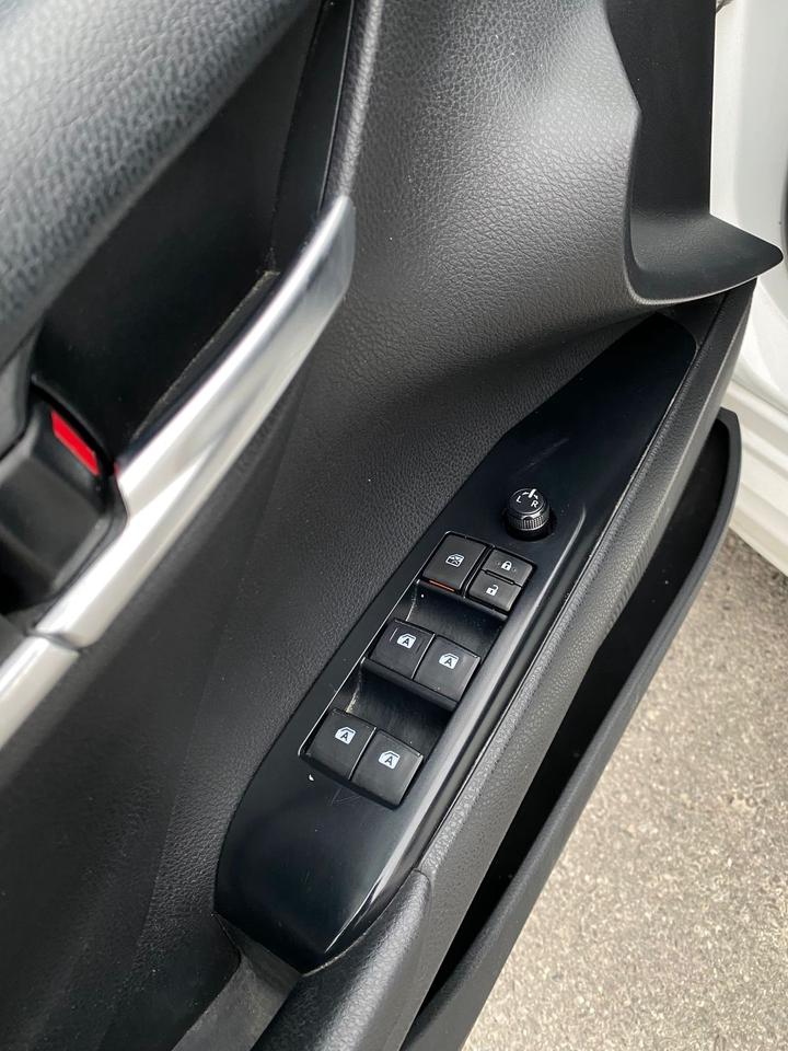 2018 Toyota Camry SE Upgrade | SUNROOF | LEATHER Photo