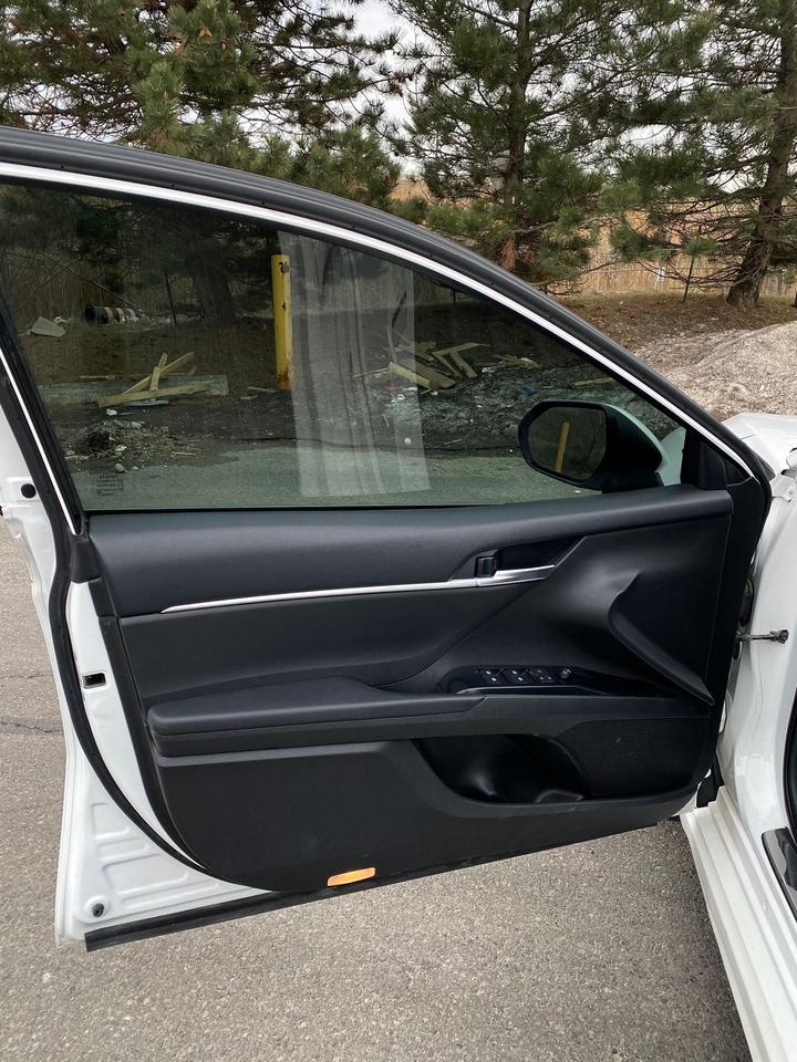 2018 Toyota Camry SE Upgrade | SUNROOF | LEATHER Photo