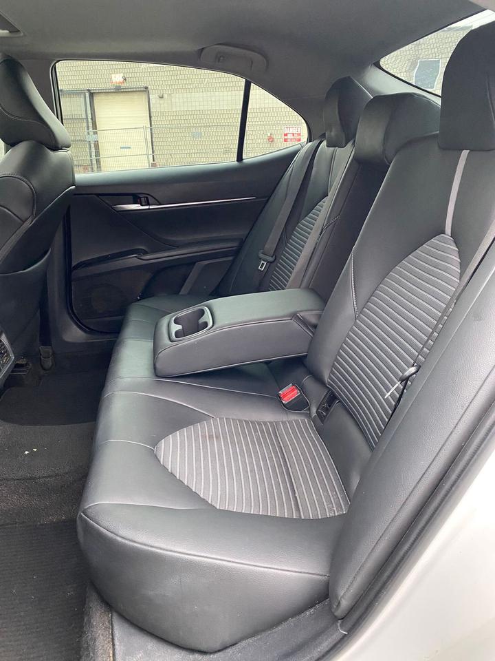 2018 Toyota Camry SE Upgrade | SUNROOF | LEATHER Photo