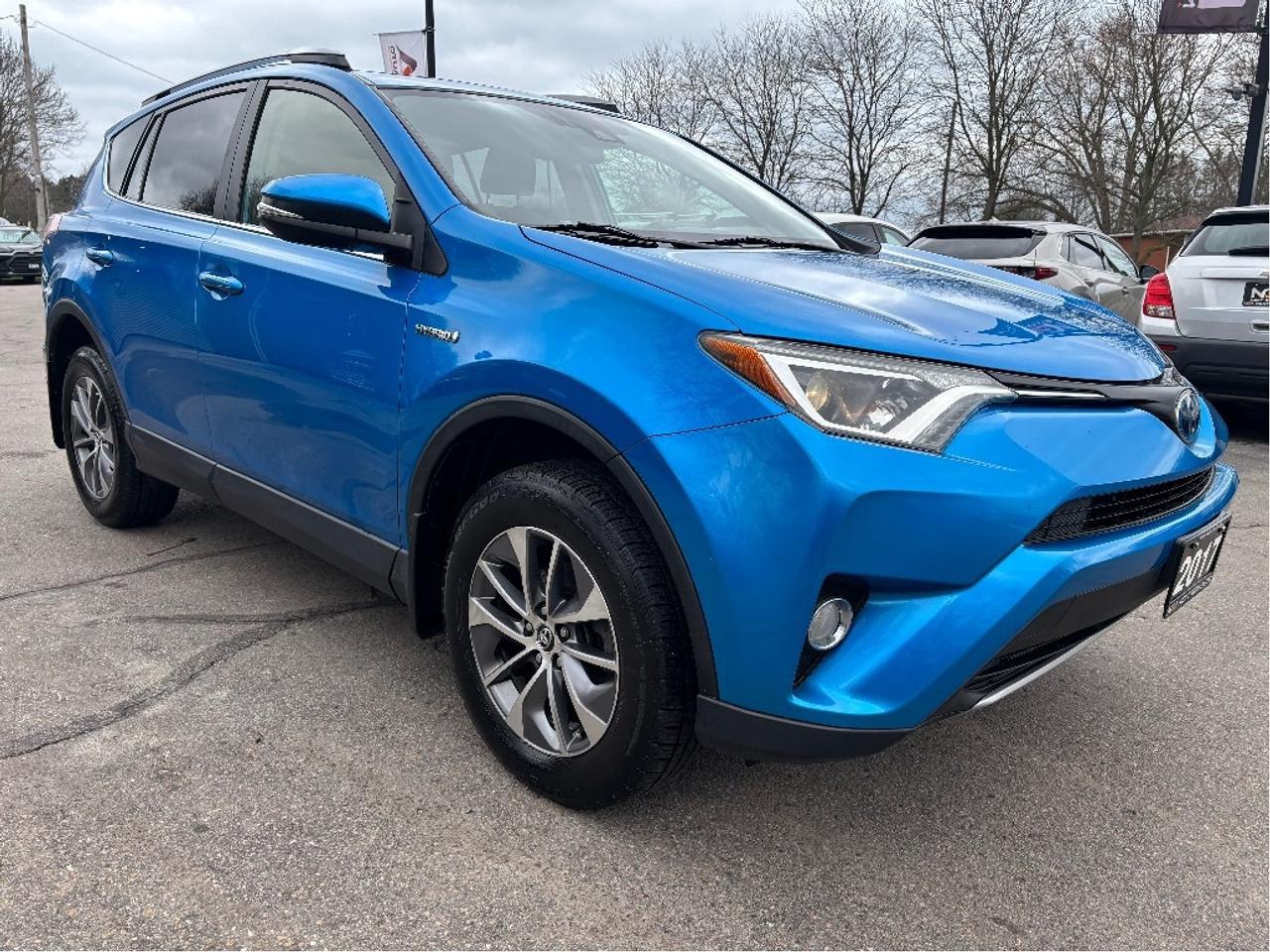 2017 Toyota RAV4 Hybrid XLE AWD POWER SEAT ROOF CLEAN CARFAX Photo