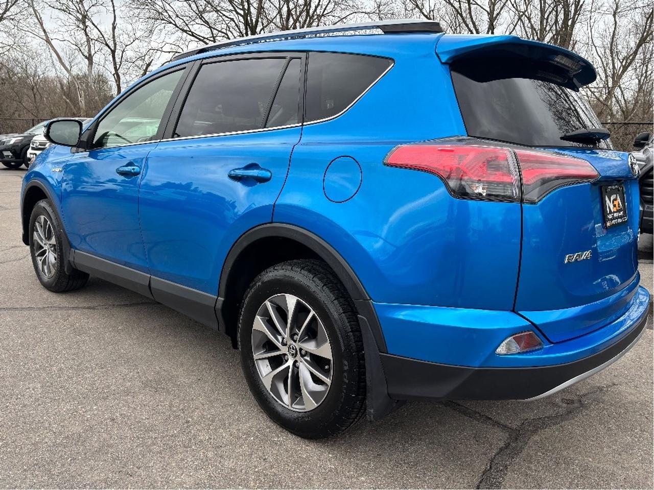 2017 Toyota RAV4 Hybrid XLE AWD POWER SEAT ROOF CLEAN CARFAX Photo