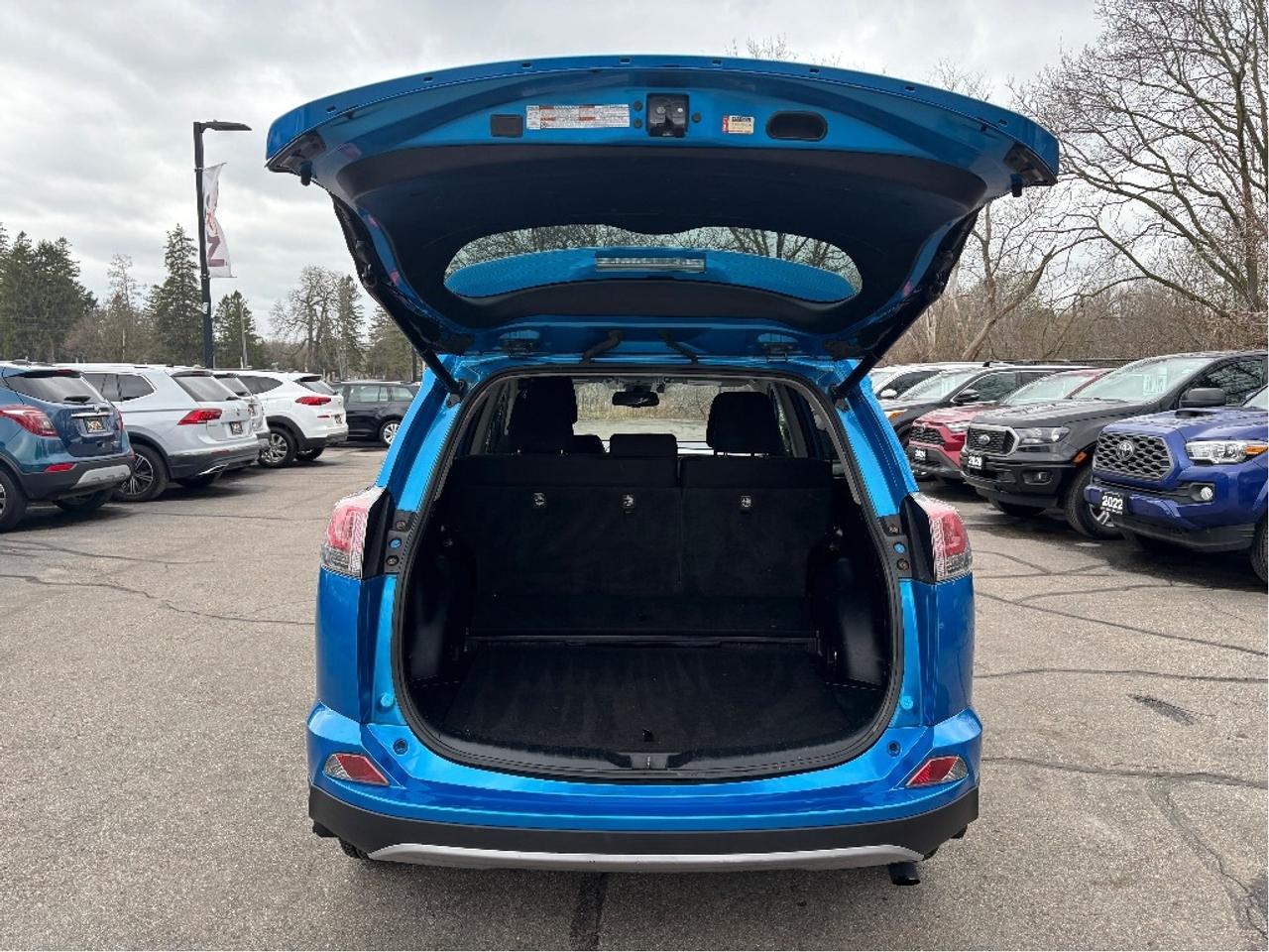 2017 Toyota RAV4 Hybrid XLE AWD POWER SEAT ROOF CLEAN CARFAX Photo