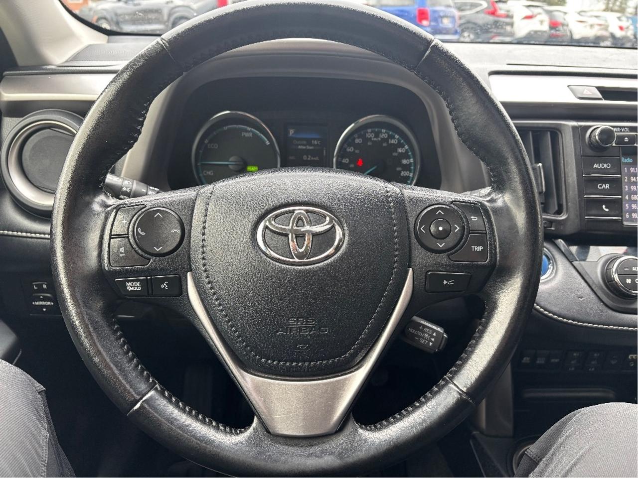 2017 Toyota RAV4 Hybrid XLE AWD POWER SEAT ROOF CLEAN CARFAX Photo