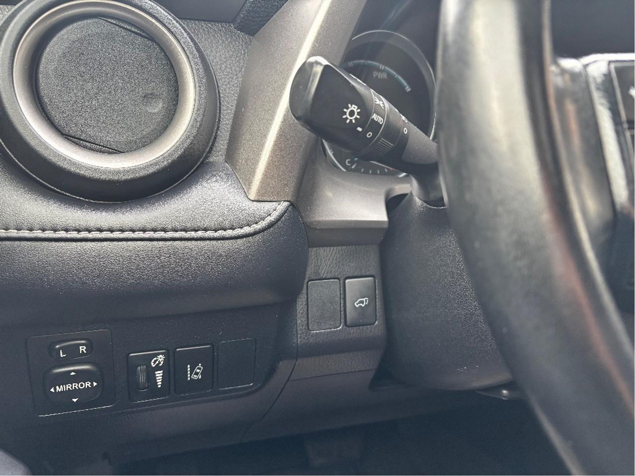 2017 Toyota RAV4 Hybrid XLE AWD POWER SEAT ROOF CLEAN CARFAX Photo