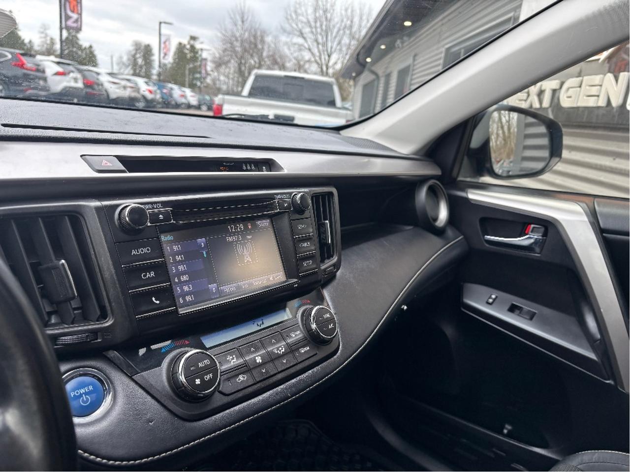 2017 Toyota RAV4 Hybrid XLE AWD POWER SEAT ROOF CLEAN CARFAX Photo