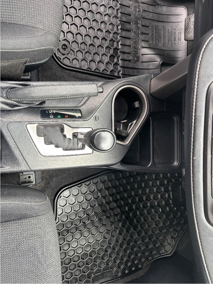 2017 Toyota RAV4 Hybrid XLE AWD POWER SEAT ROOF CLEAN CARFAX Photo