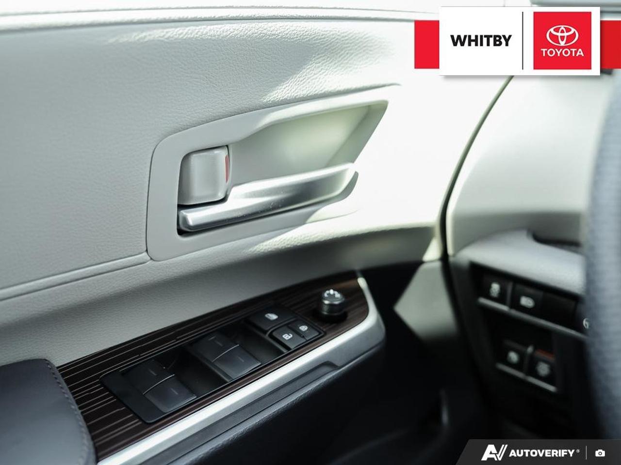 2024 Toyota Sienna XLE 2.5L Photo