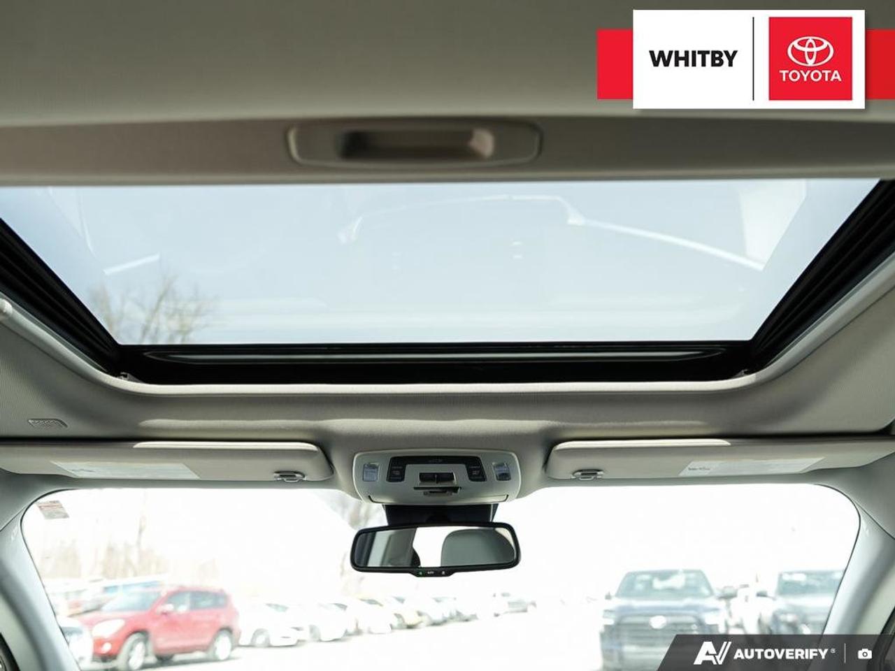 2024 Toyota Sienna XLE 2.5L Photo