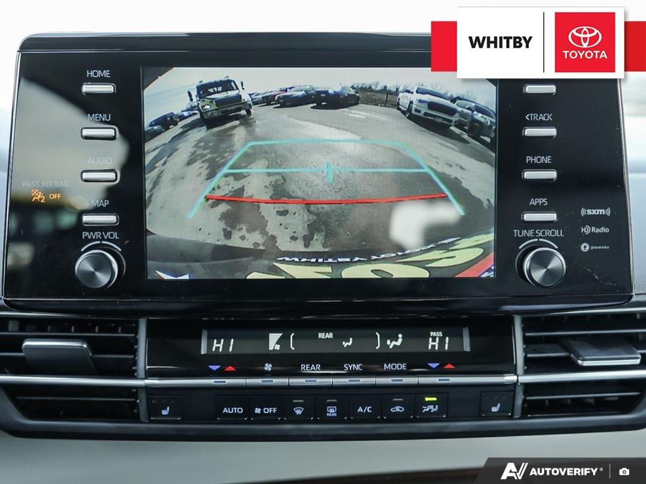 2024 Toyota Sienna XLE 2.5L Photo