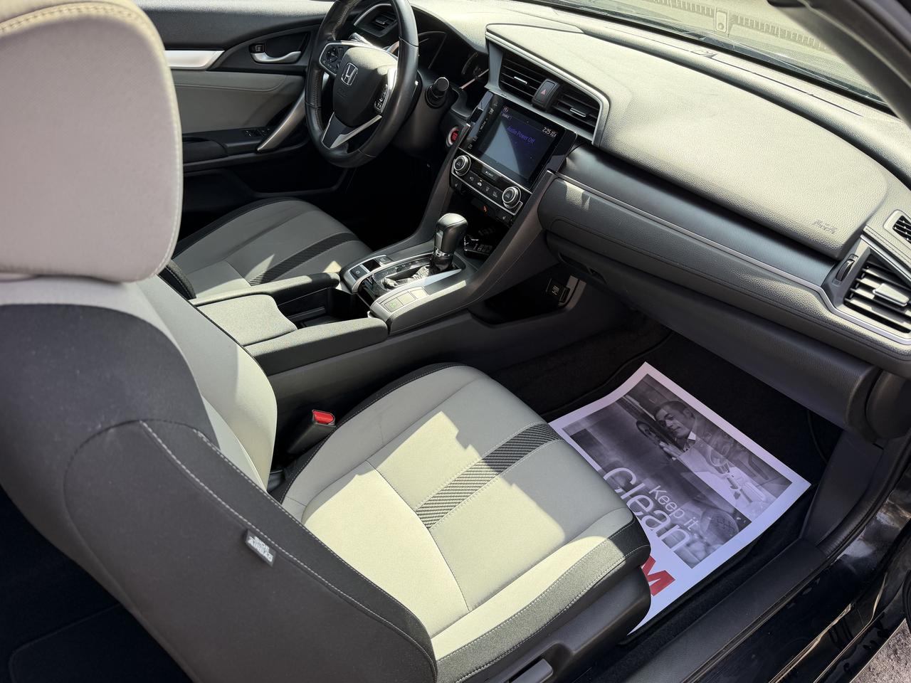 2017 Honda Civic EX Coupe Photo