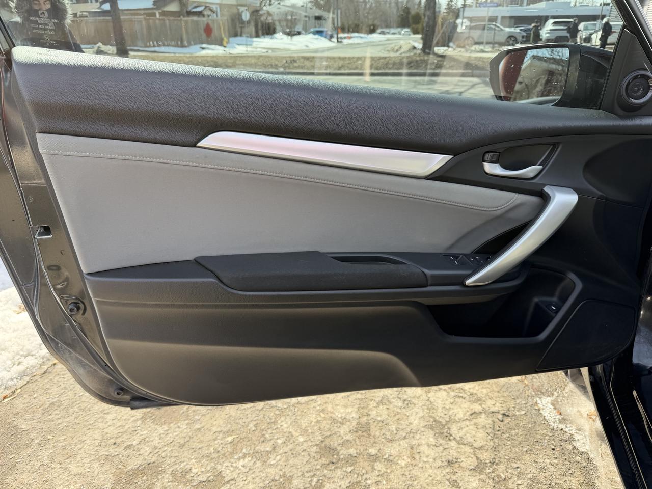 2017 Honda Civic EX Coupe Photo