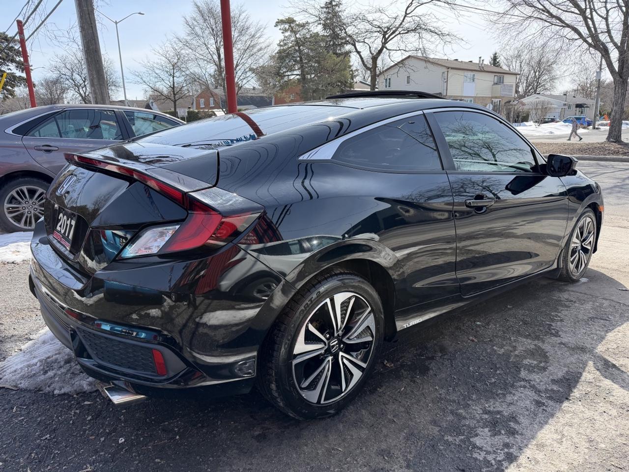 2017 Honda Civic EX Coupe Photo3