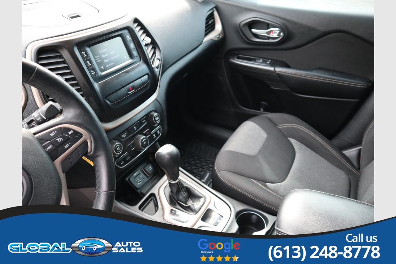 2014 Jeep Cherokee Sport Photo