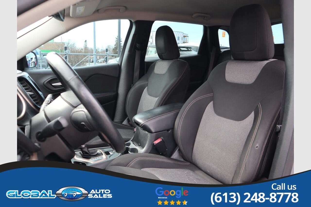 2014 Jeep Cherokee Sport Photo