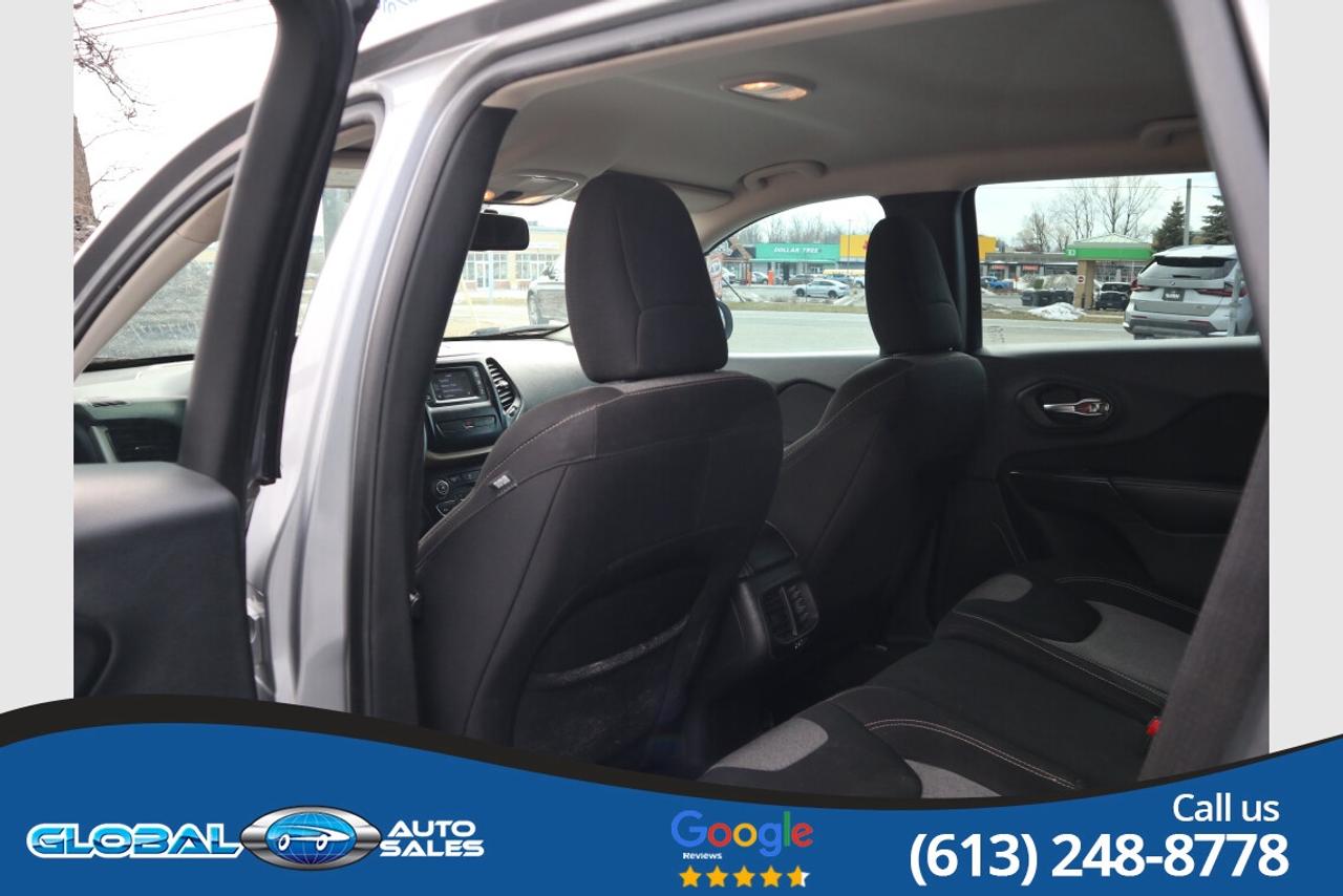 2014 Jeep Cherokee Sport Photo