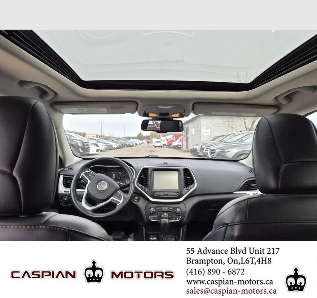 2016 Jeep Cherokee Trailhawk Photo