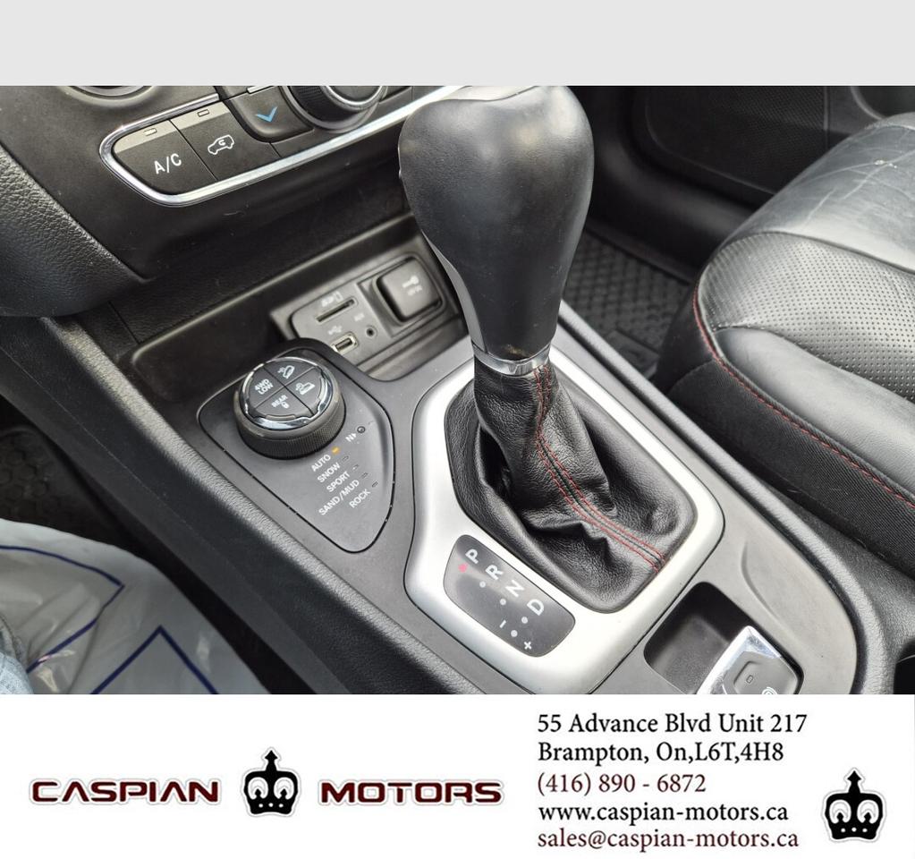 2016 Jeep Cherokee Trailhawk Photo