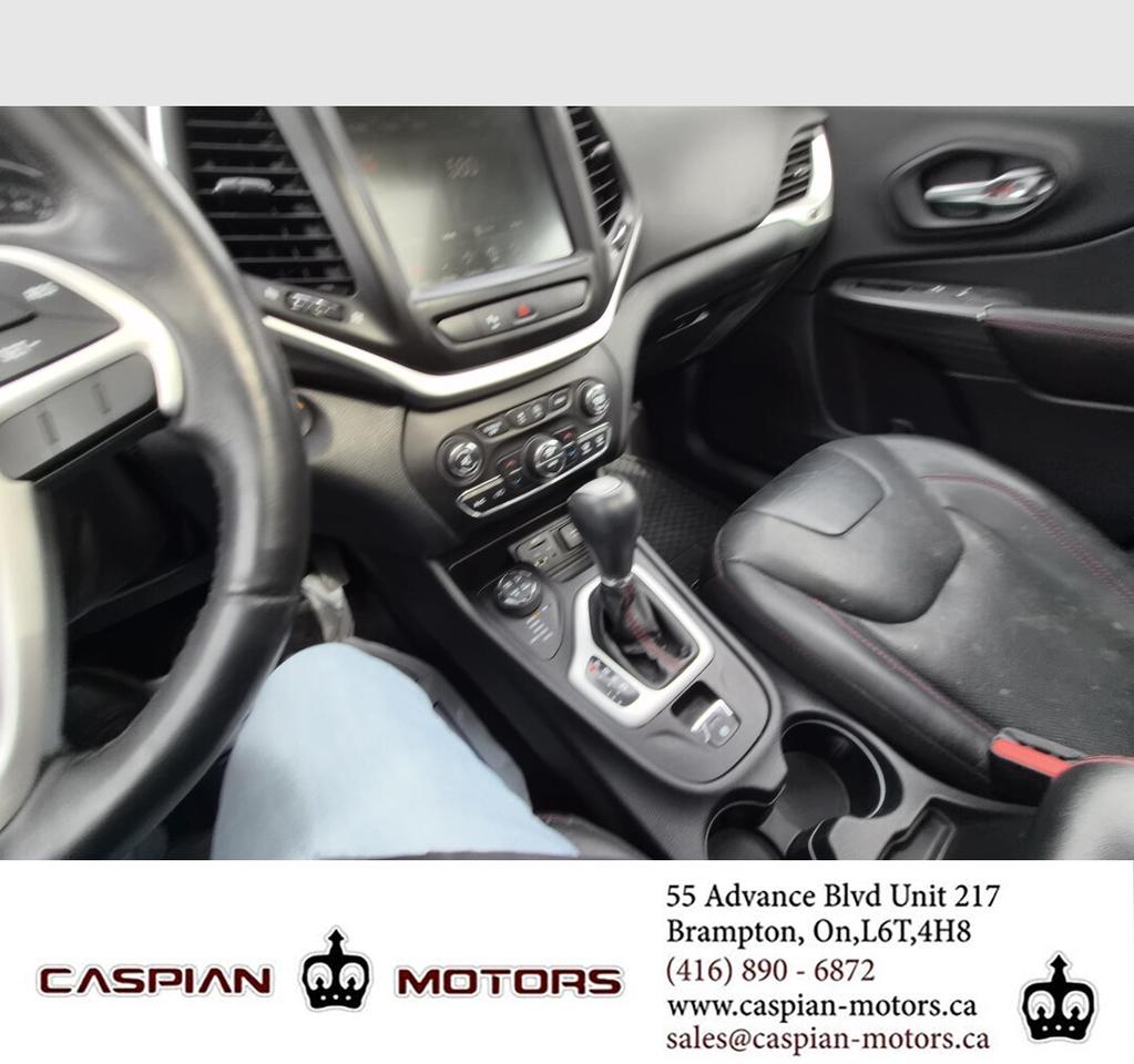2016 Jeep Cherokee Trailhawk Photo