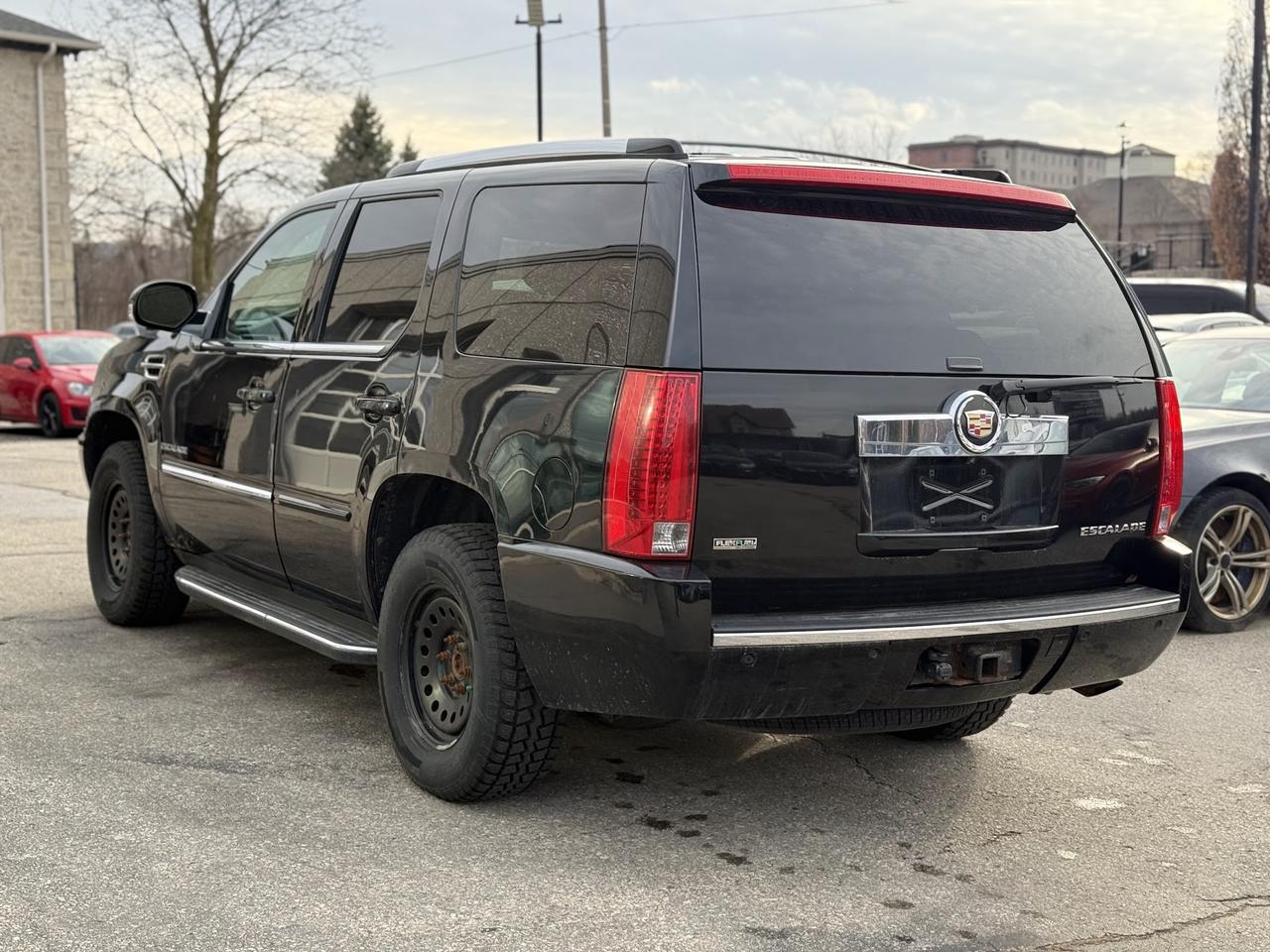2010 Cadillac Escalade  Photo4