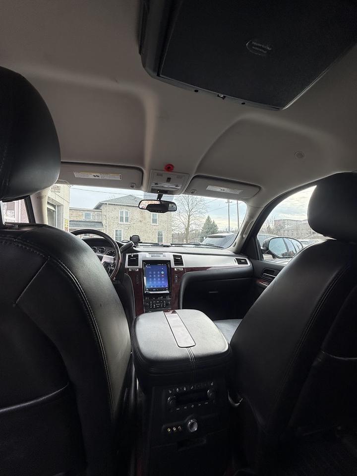 2010 Cadillac Escalade  Photo