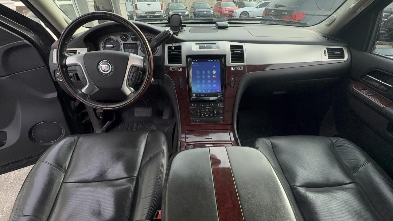 2010 Cadillac Escalade  Photo