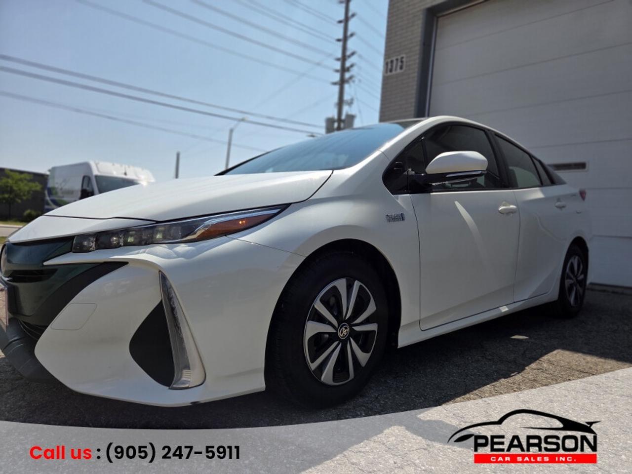 2017 Toyota Prius Prime Premium Photo0