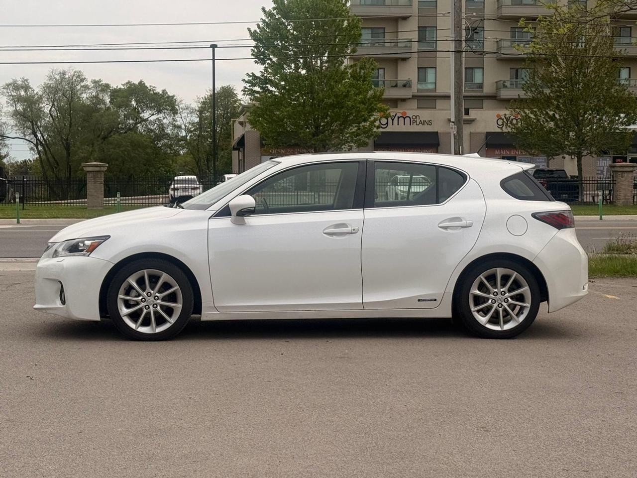 2013 Lexus CT 200h e Photo