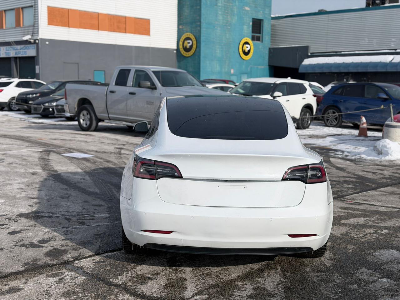 2022 Tesla Model 3 STANDARD RANGE PLUS Photo