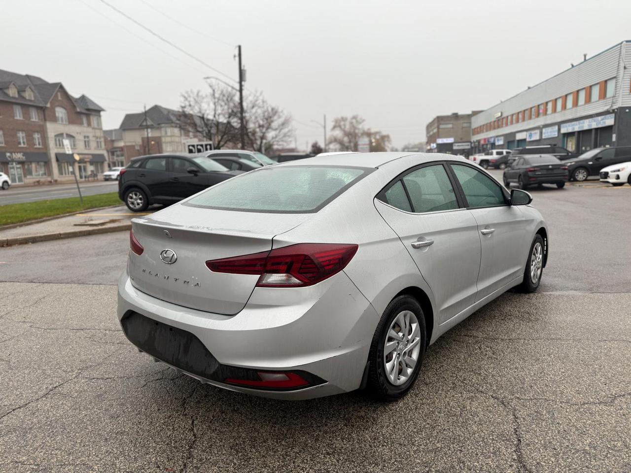 2020 Hyundai Elantra Essential Photo