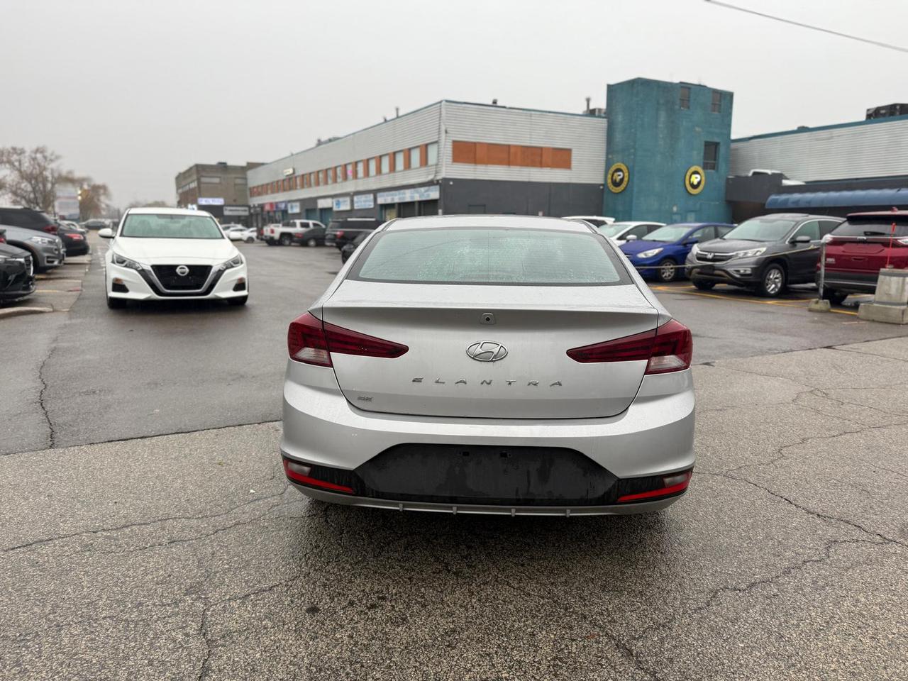 2020 Hyundai Elantra Essential Photo