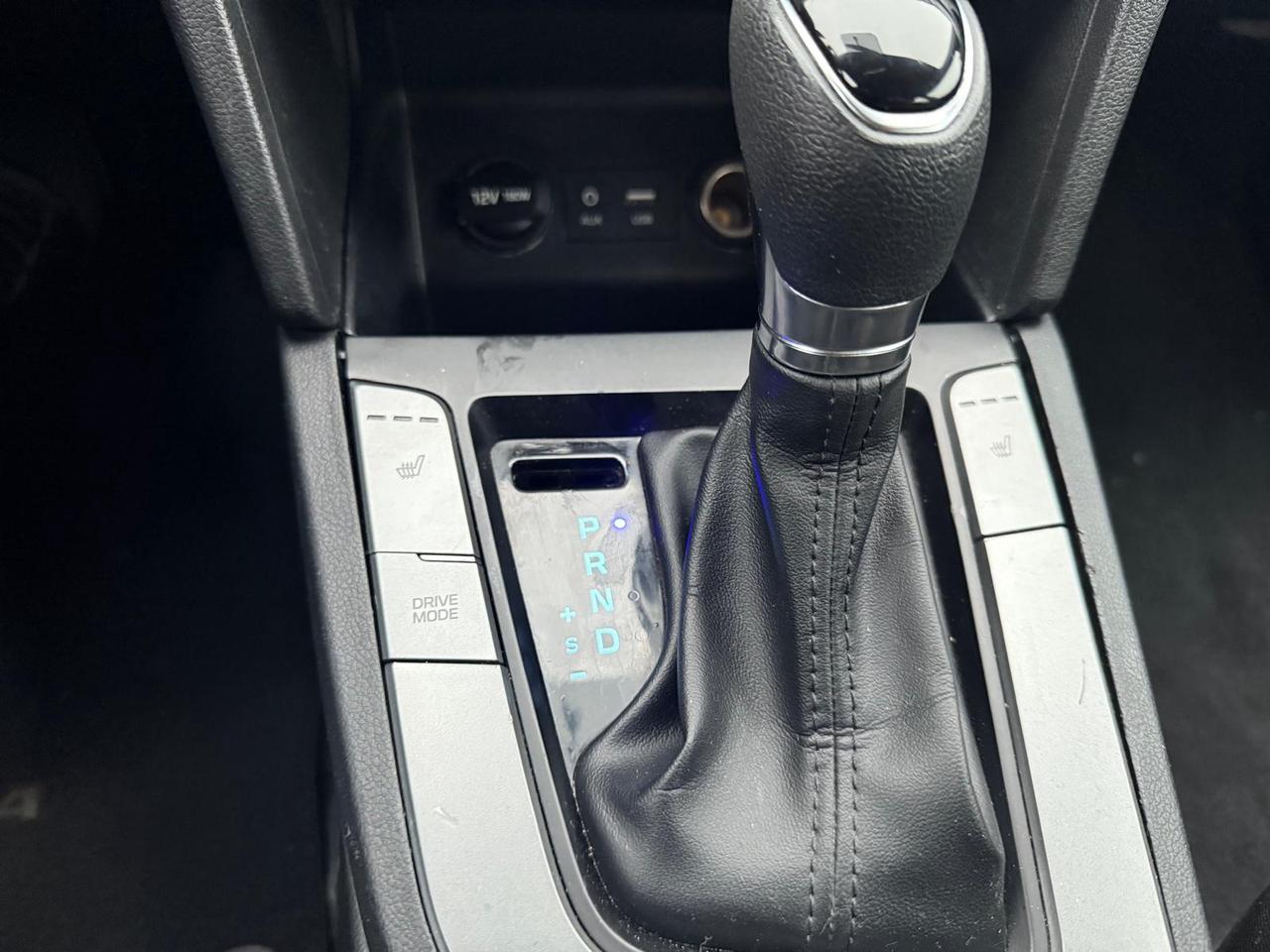 2020 Hyundai Elantra Essential Photo