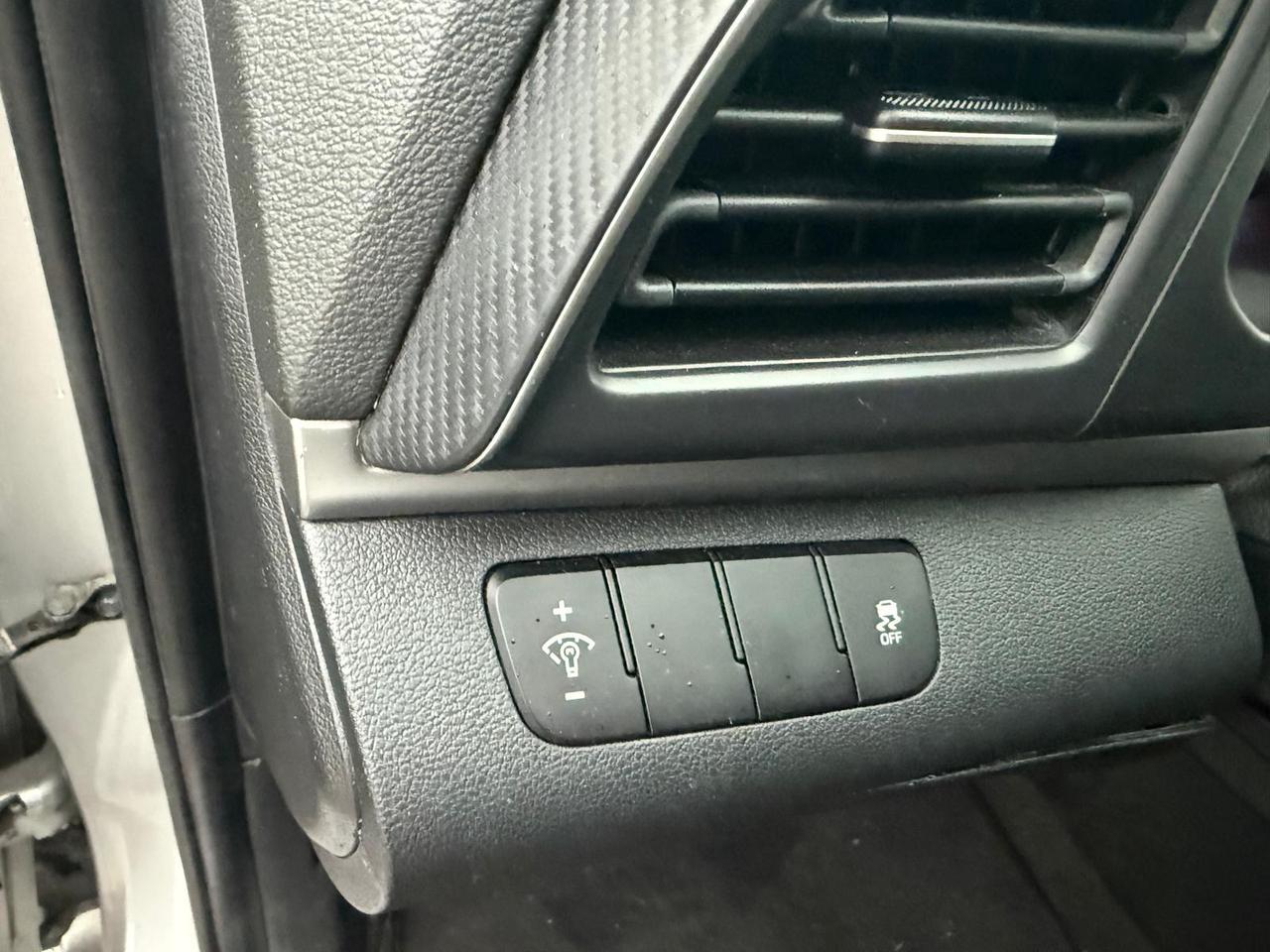 2020 Hyundai Elantra Essential Photo