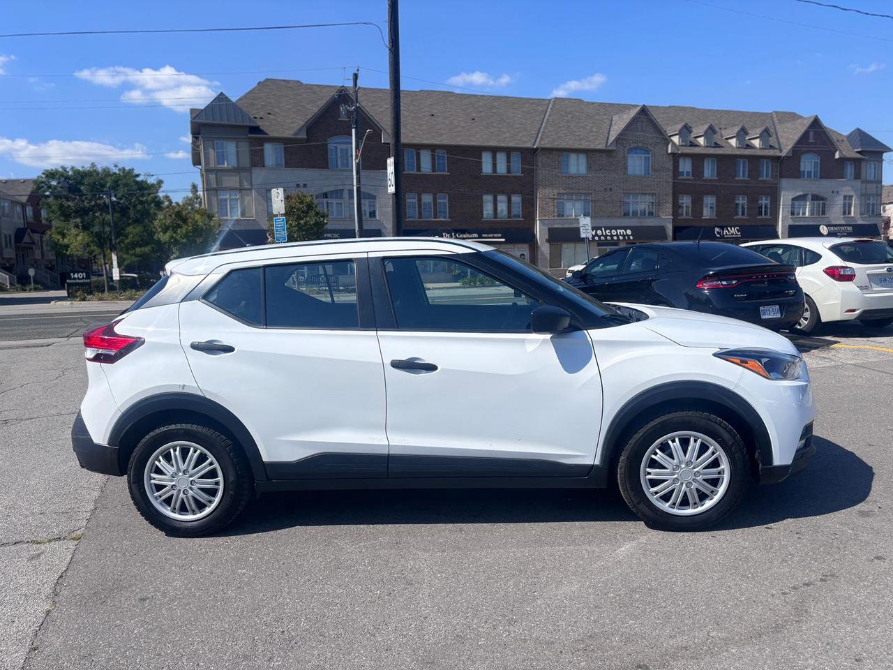 2019 Nissan Kicks SV Photo3