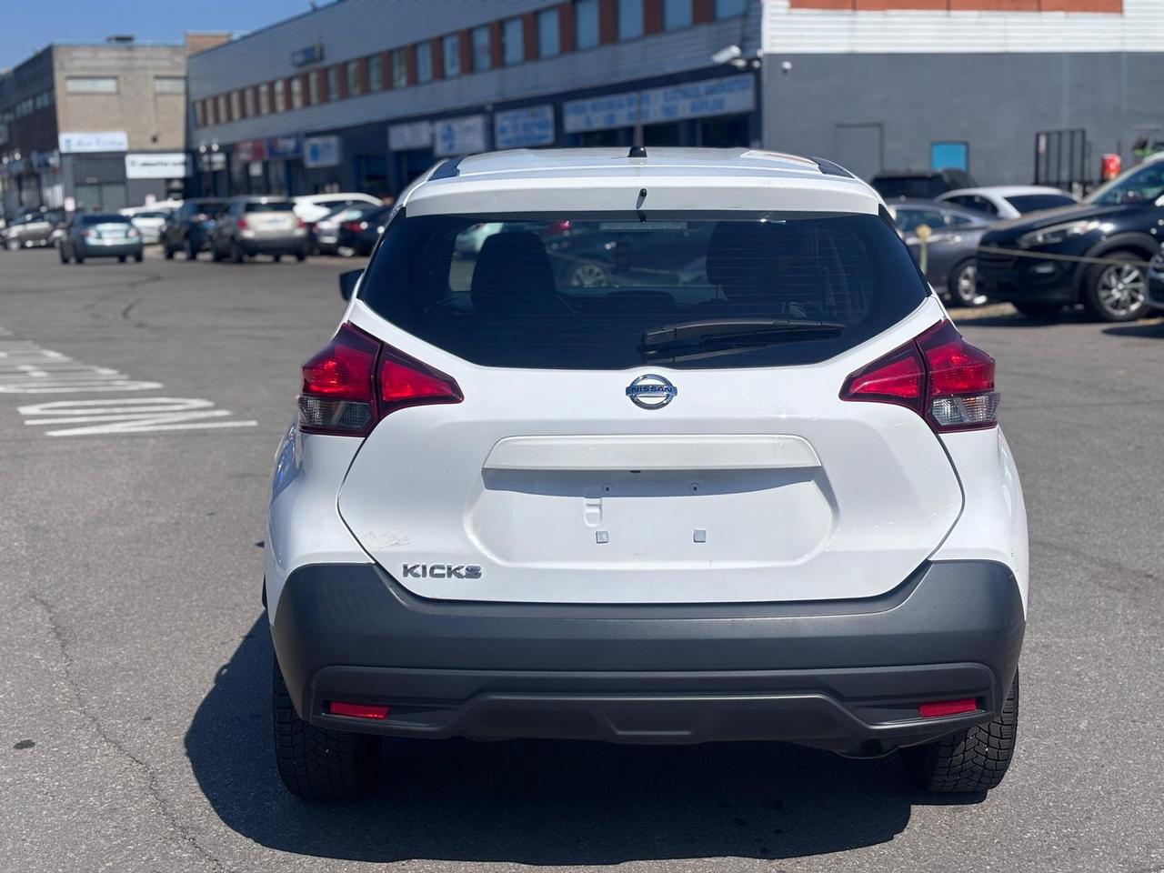 2019 Nissan Kicks SV Photo