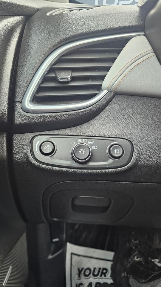 2017 Chevrolet Trax Premier Photo