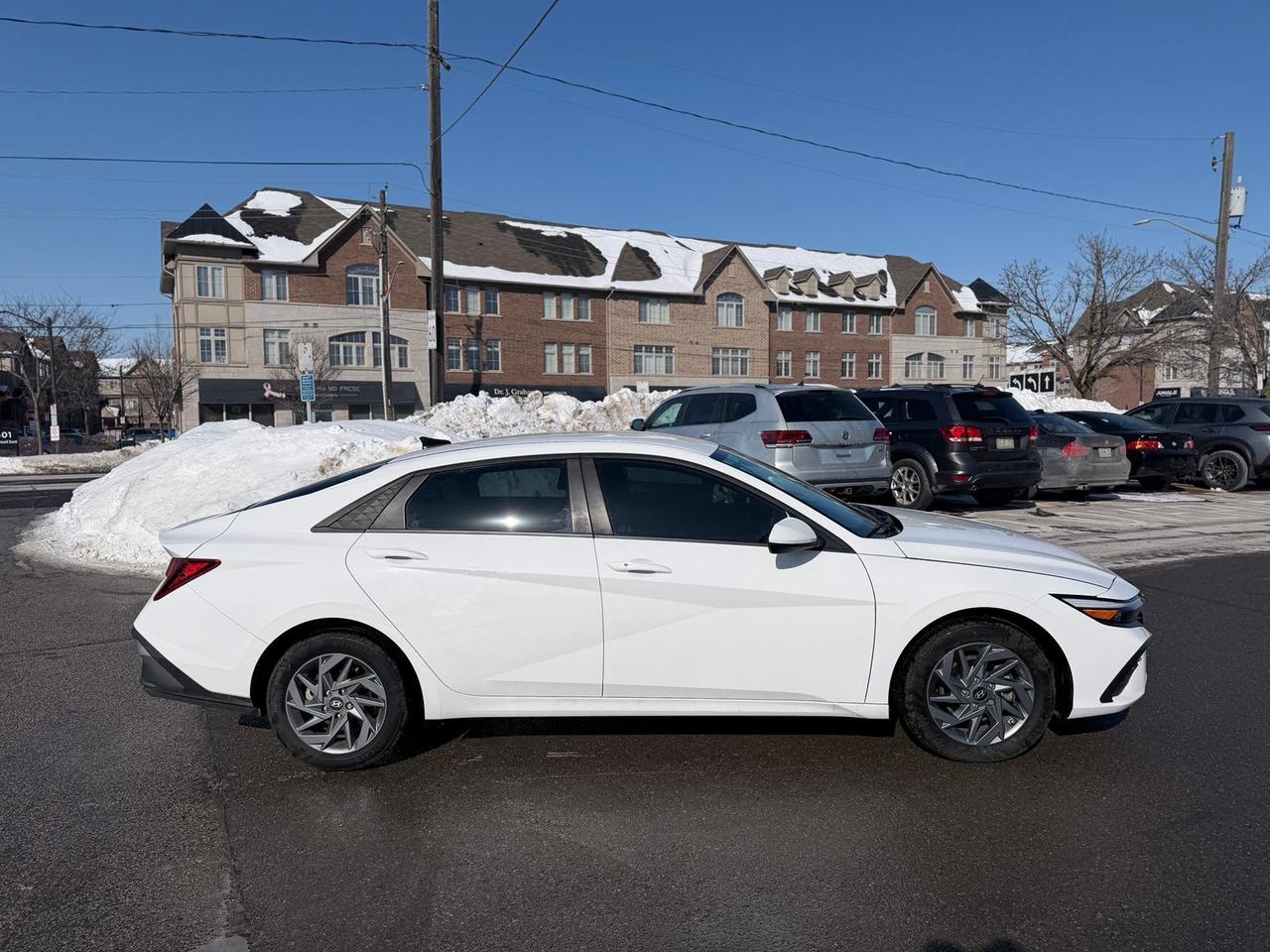 2024 Hyundai Elantra SEL Photo