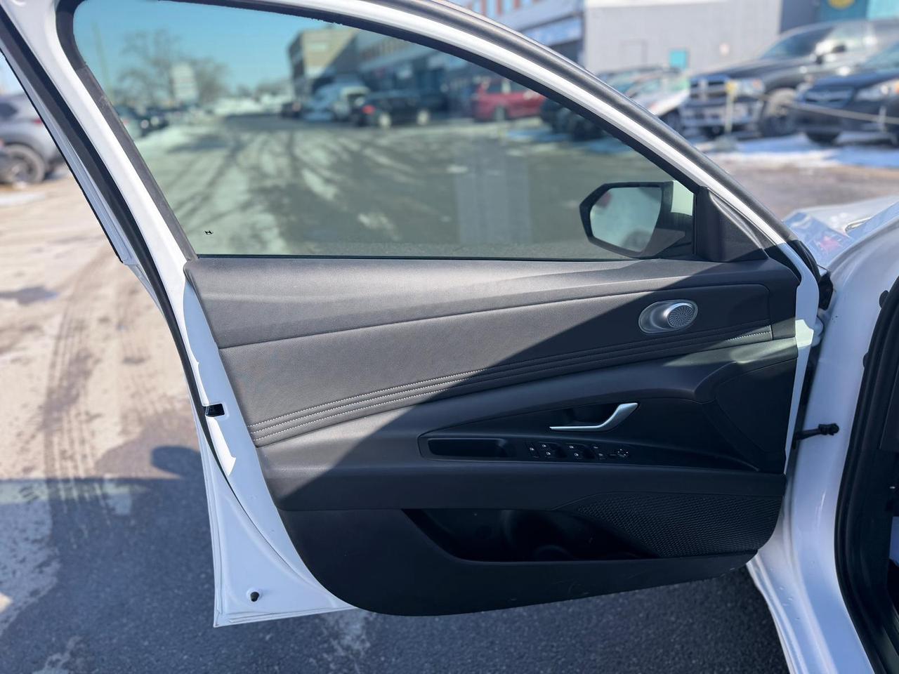 2024 Hyundai Elantra SEL Photo