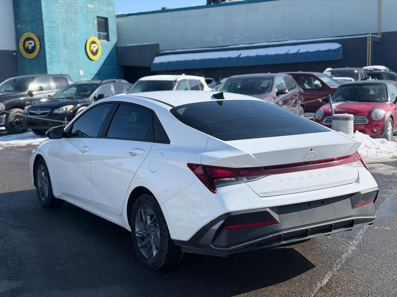 2024 Hyundai Elantra SEL Photo