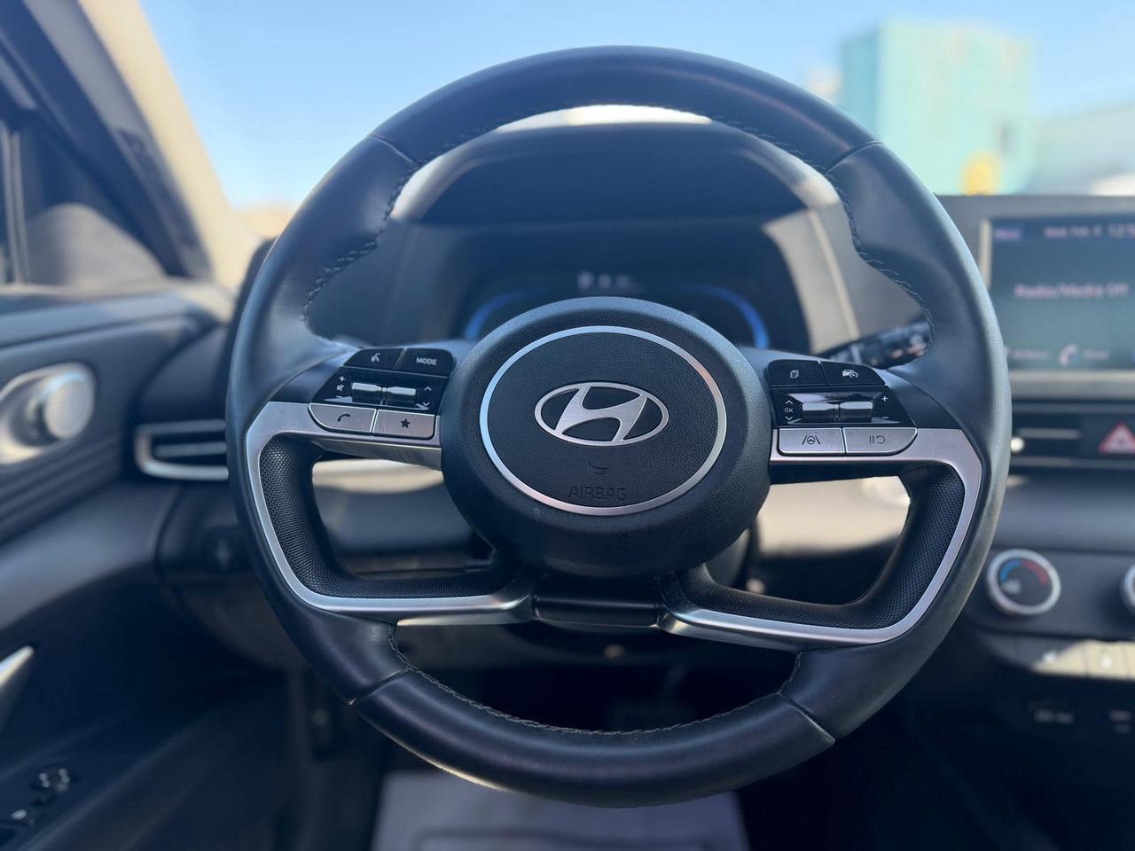 2024 Hyundai Elantra SEL Photo