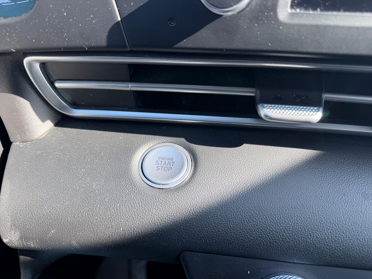 2024 Hyundai Elantra SEL Photo